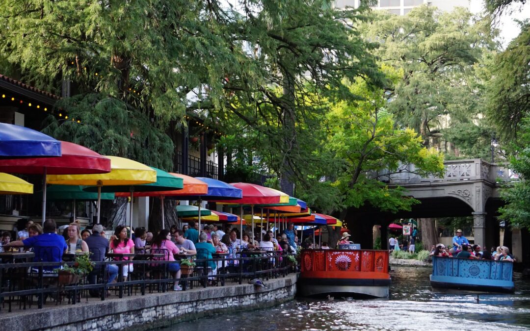 Exploring the Best of Texas: A Guide to Iconic Landmarks and Natural Wonders